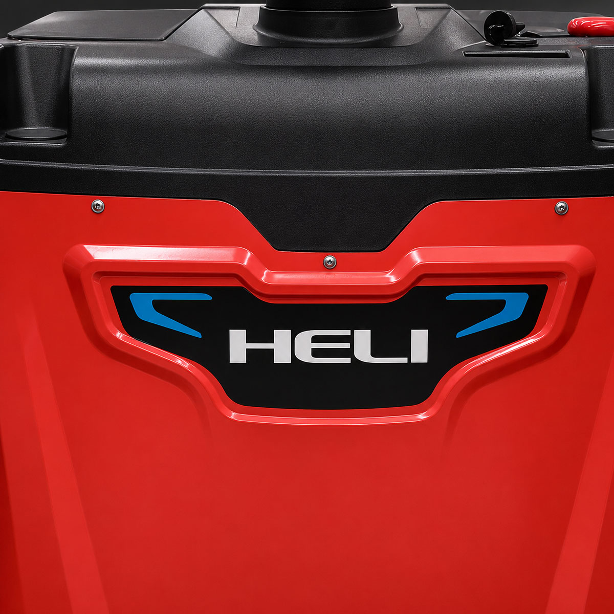 Logo HELI sur capot de transpalette autoporté