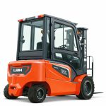 Chariot électrique cabine chauffée 2.5T HELI CPD25 H4 en vue arrière droite